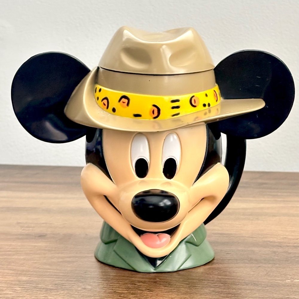 Disney  on Ice MICKEY MOUSE Safari Hat Souvenir Plastic Mug Cups Handle Flip Lid
